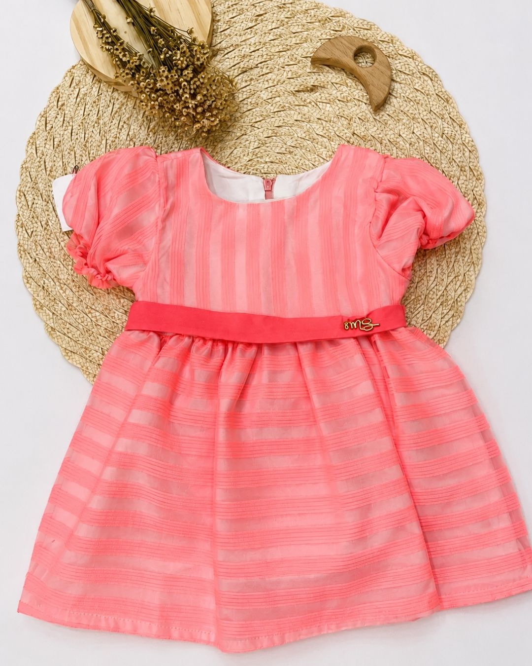 Vestido Bebê Texturizado Com Faixa
