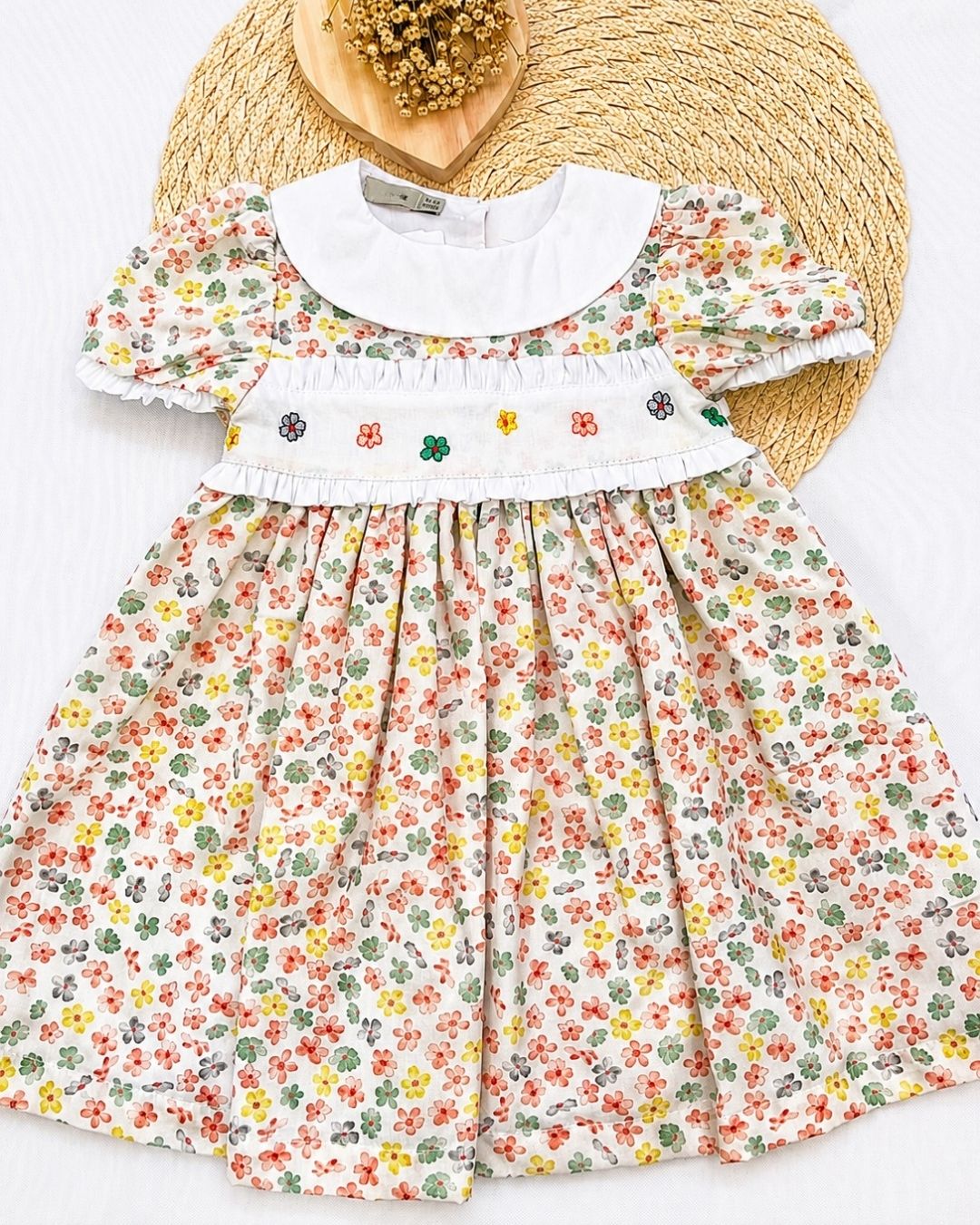 Vestido Bebê Floral Com Gola Bordada