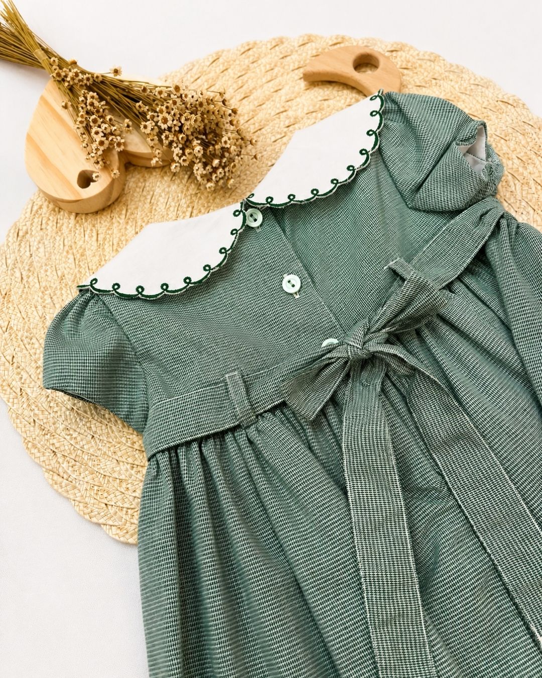 Vestido Bebê Com Gola Bordada