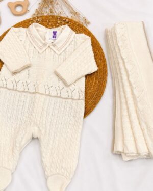 Saida Matenidade Off White Com Manta Infantil