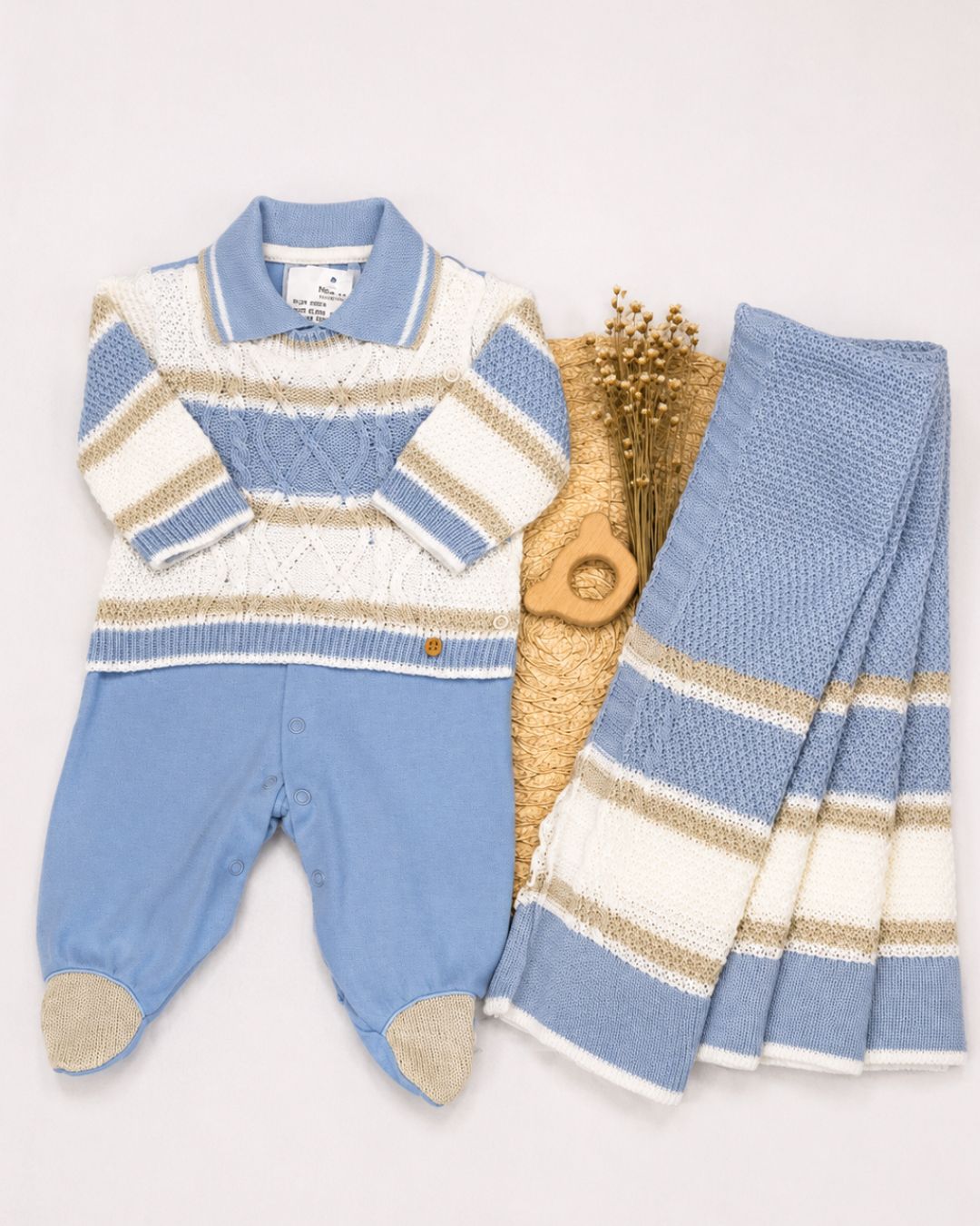 Saida Maternidade Azul Em Tricot Com Manta