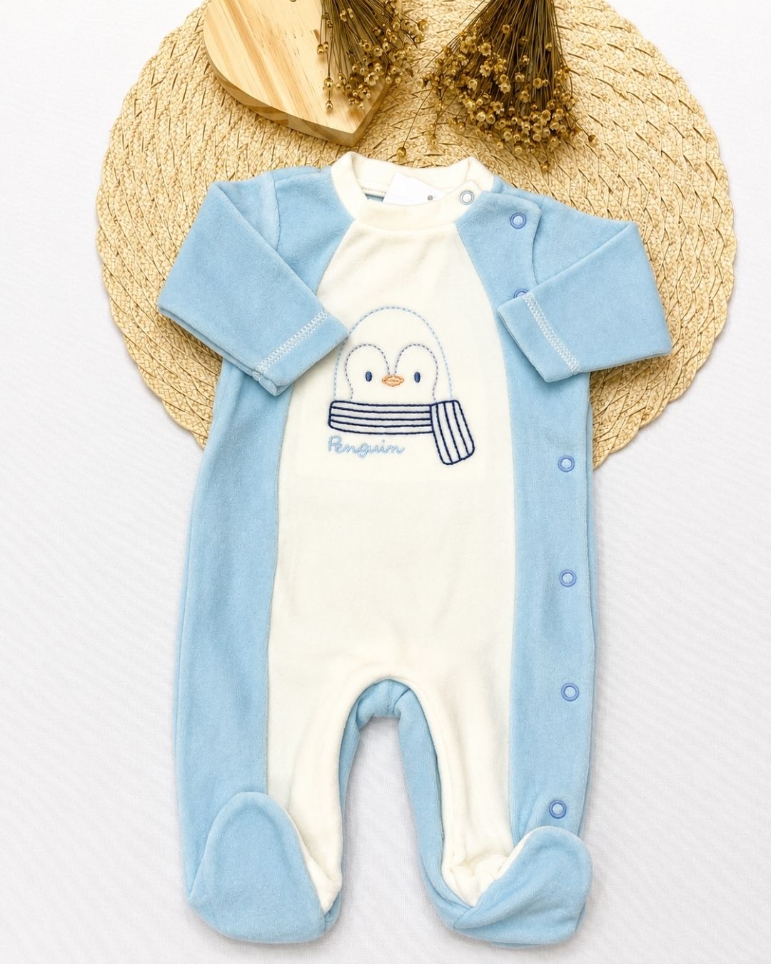 Macacão Longo Bebê Plush Bordado Pinguim