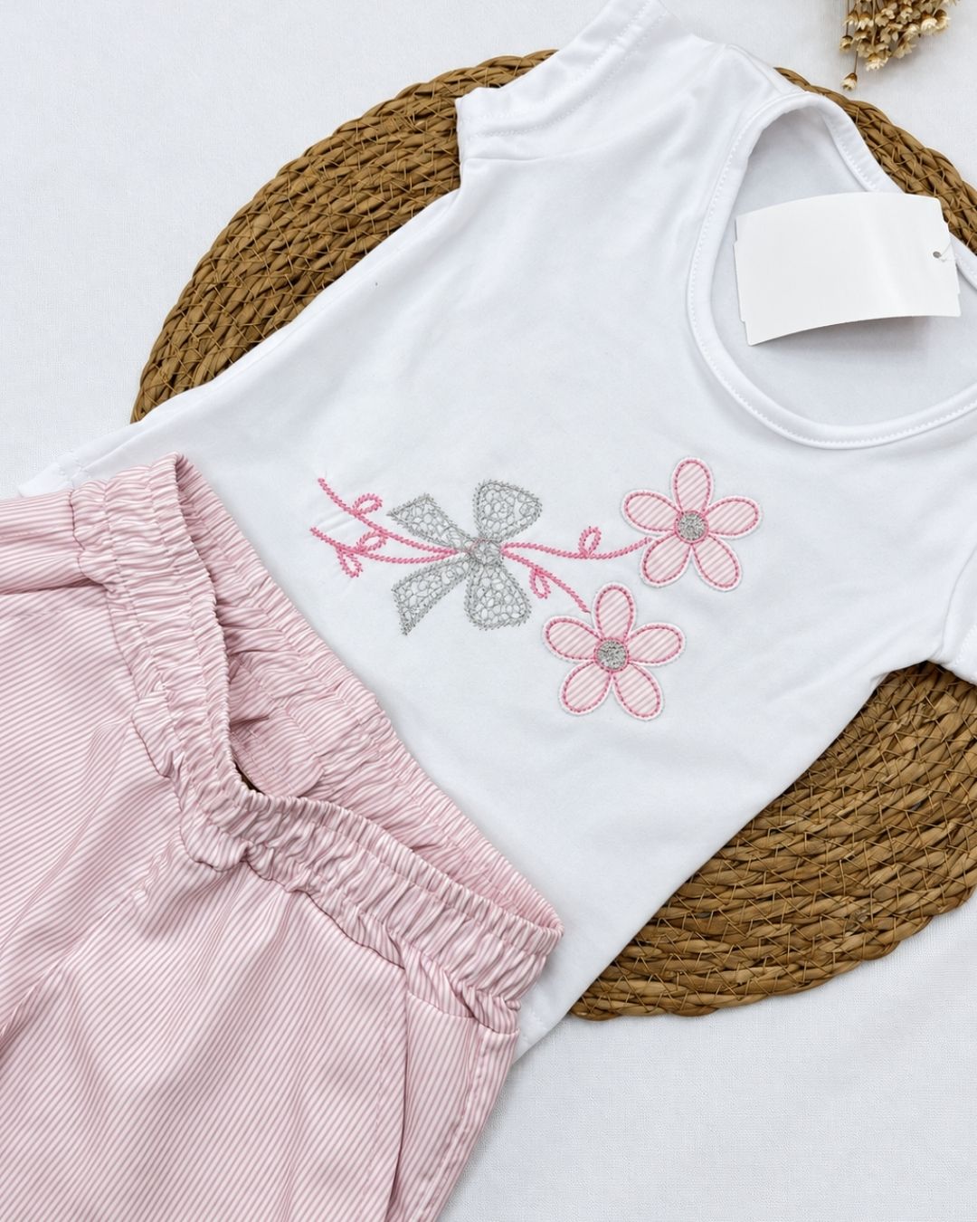 Conjunto Infantil Blusa Bordada Short Listra