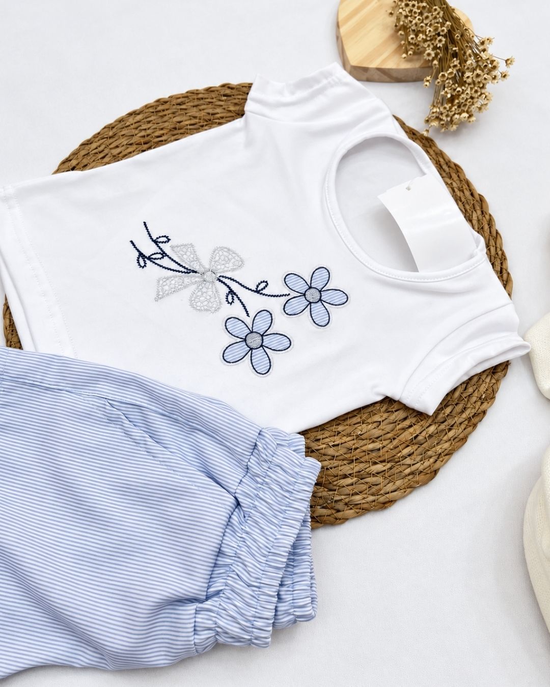 Conjunto Infantil Blusa Bordada Short Listra