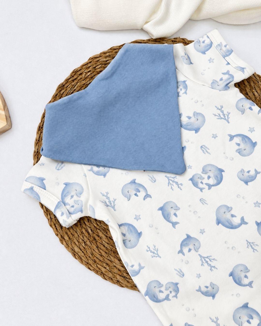 Macacão Romper Estampa Golfinhos + Bandana