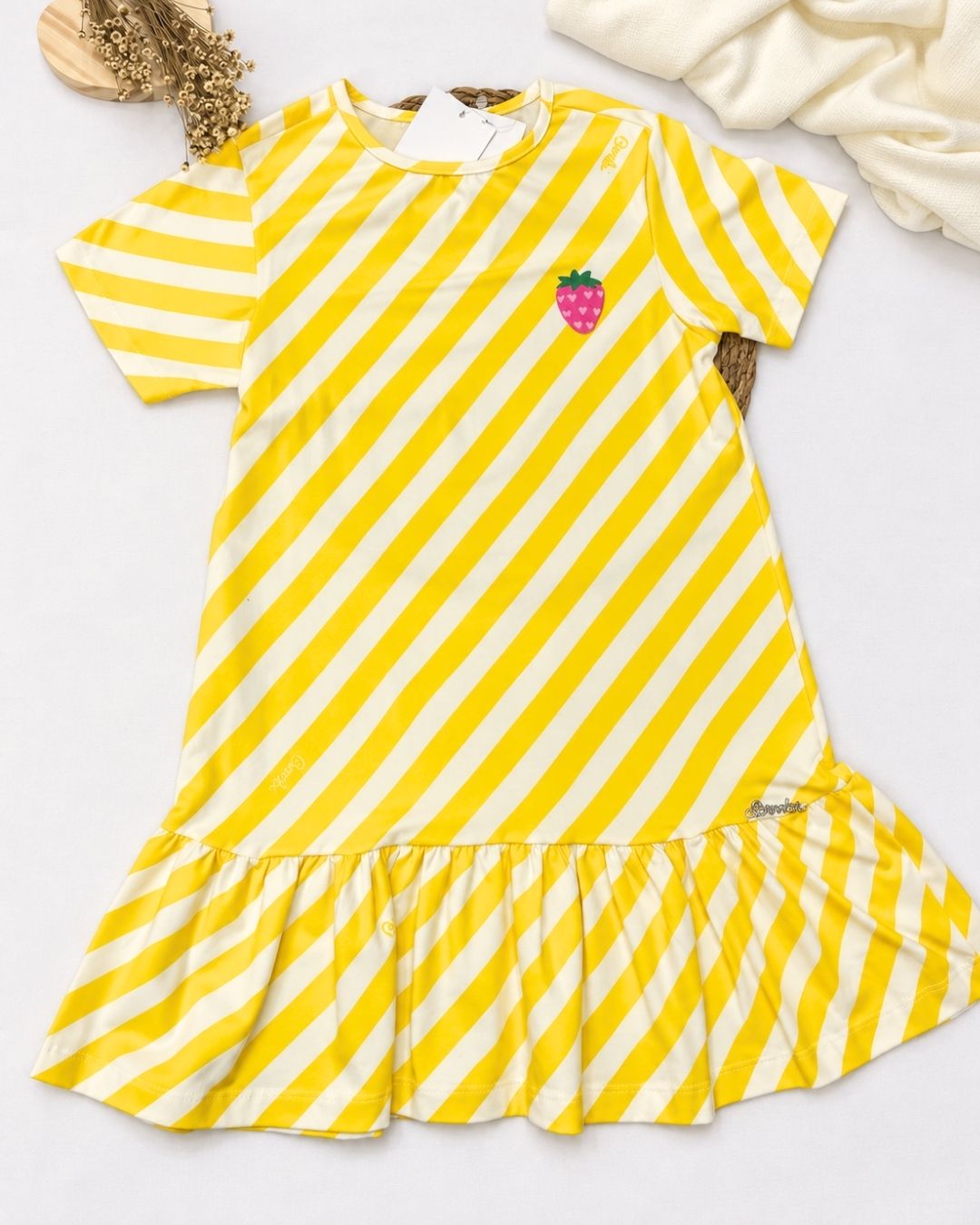 Vestido Infantil Listrado Com Morango