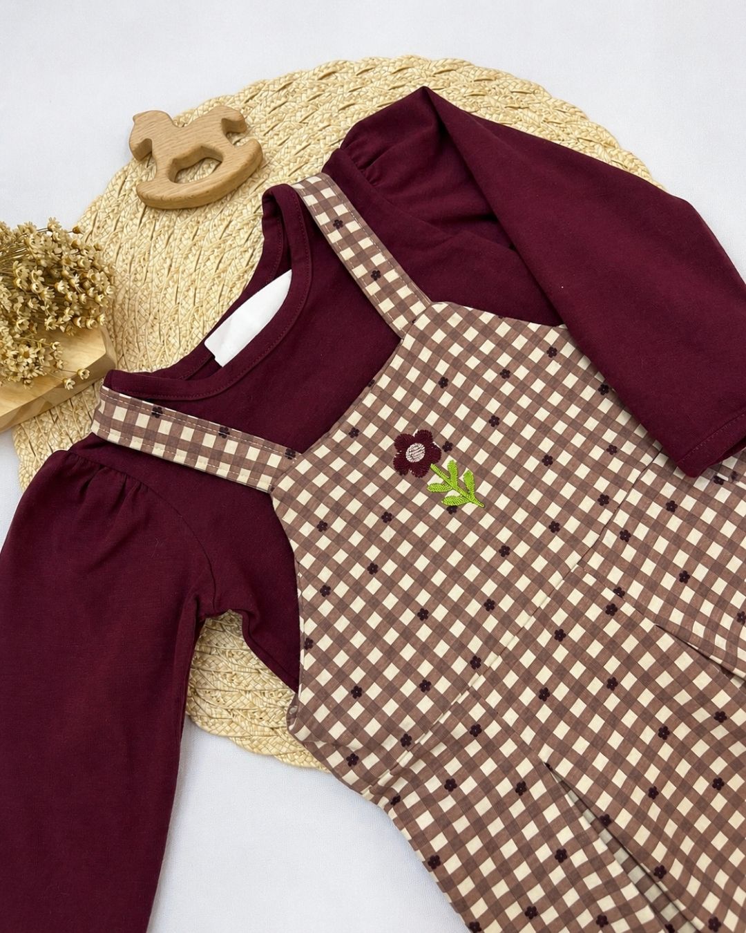Conjunto Infantil Jardineira Xadrez Com Blusa