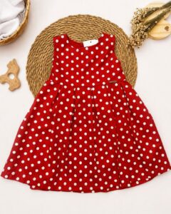 Vestido Poá Sem Mangas Com Saia Franzida
